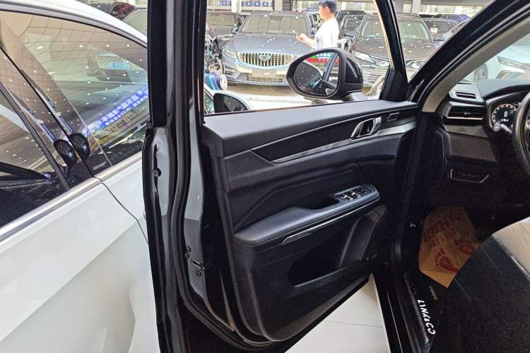 Used Lynk & Co 01 2021 2.0TD Two-Wheel-Drive Pro Trim
