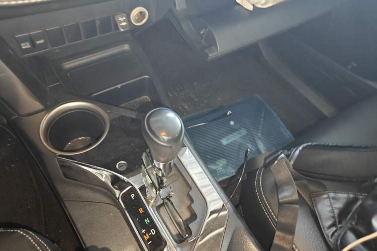 Used Toyota RAV4 2015 2.0L CVT Two-Wheel Drive Fashion Edition