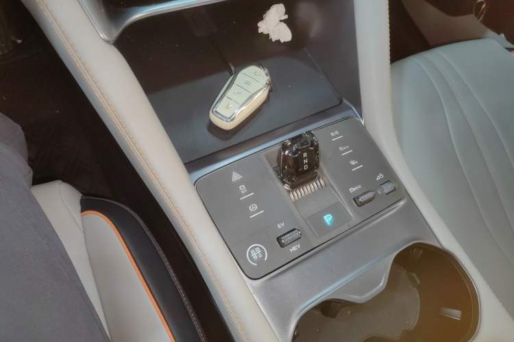 Used BYD Song PLUS New Energy 2024 HONOR Edition DM-i 110km Flagship Model
