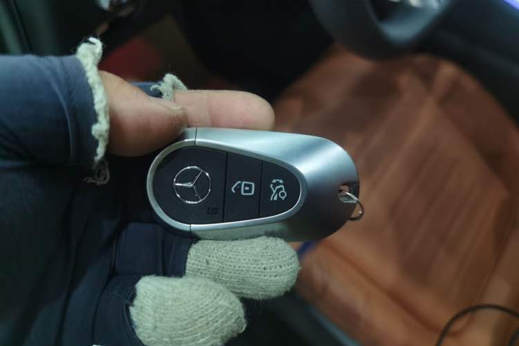 Used Mercedes-Benz GLC 2025 GLC 300 L 4MATIC Luxury Model 5 Seats