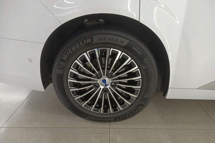 Used Denza D9 2024 DM-i 980 Four-Wheel Drive Flagship Model