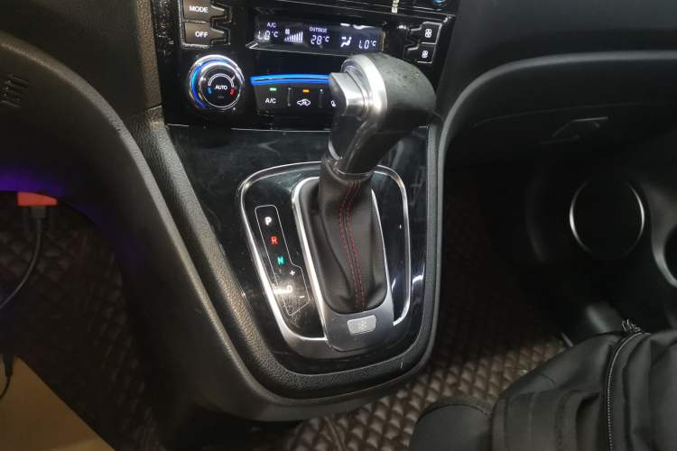 Used Haval H6 2016 Upgraded Model 1.5T Automatic Two-Wheel Drive Elite Version
