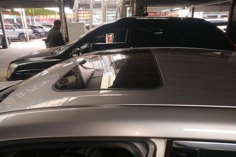 Used Toyota Avalon 2019 2.5L Ambition Version China VI Standard
