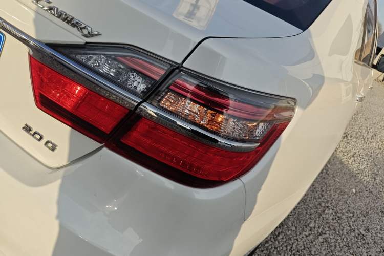 Used Toyota Camry 2016 2.0G 10th Anniversary Leading Edition
