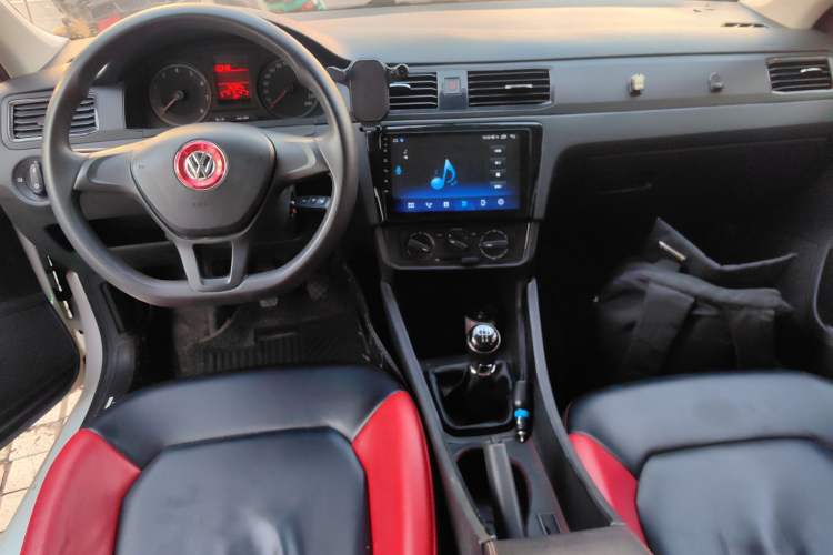 Used Volkswagen Santana 2016 1.4L Manual Fashion Edition
