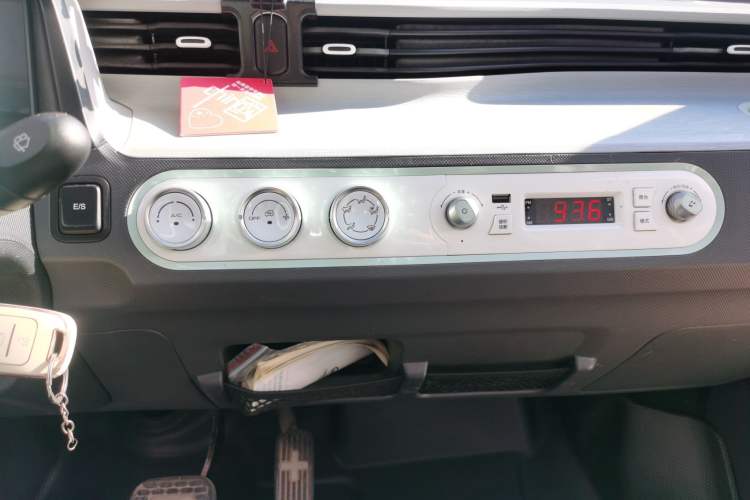 Used Wuling Hongguang MINIEV 2021 Macaron Premium Model – Lithium-NMC
