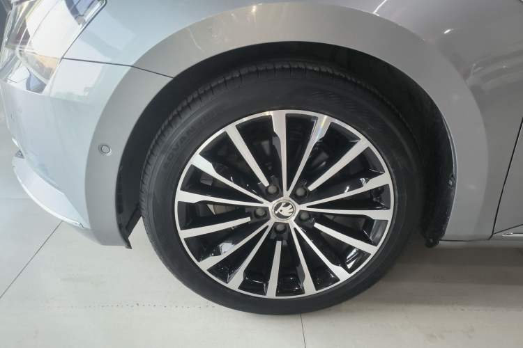 Used Skoda Superb 2016 TSI330 DSG Smart Drive Edition
