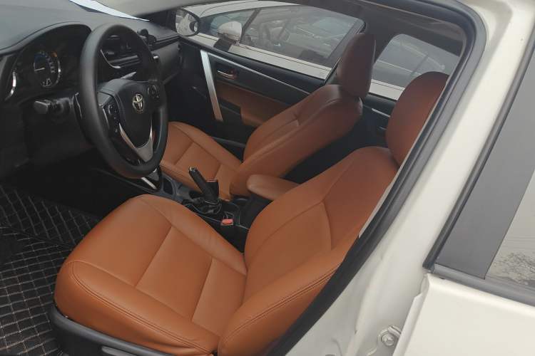 Used Toyota Levin 2017 Revised Dual-Engine 1.8H GS E-CVT Elite Sunroof Version China V Standard