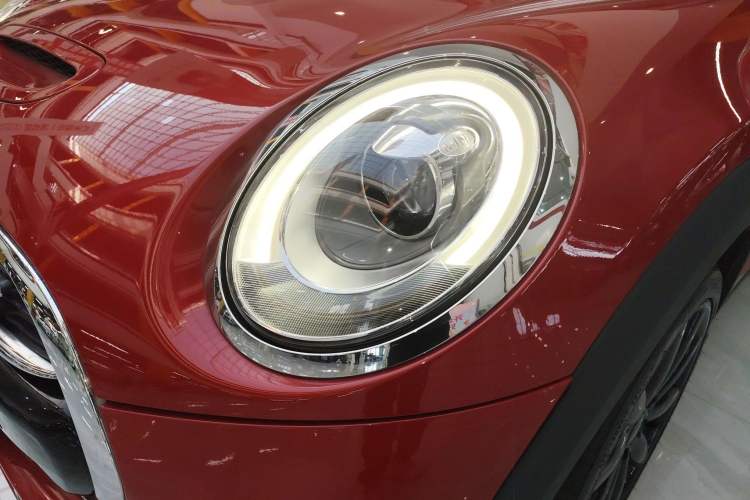 Used  MINI 2016 2.0T COOPER S Pioneer Edition Five-Door Model
