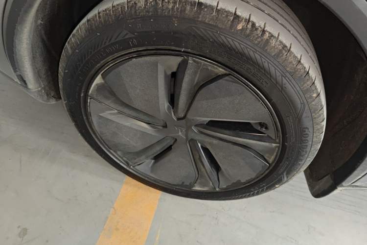 Used Tesla Model Y 2025 Rear-Wheel-Drive Version