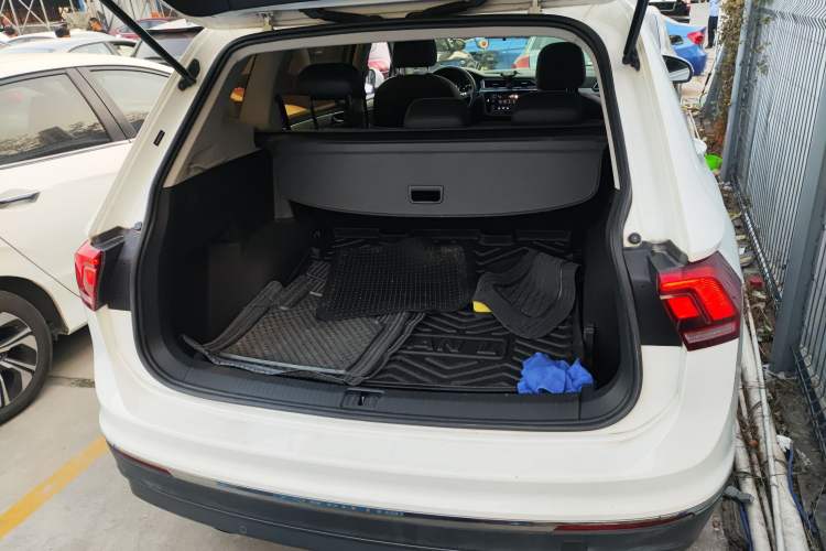 Used Volkswagen Tiguan L 2019 330TSI Automatic Two-Wheel Drive Panoramic Comfort Edition China VI Standard