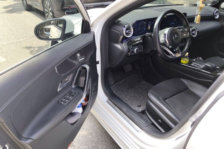 Used Mercedes-Benz A-Class 2020 Restyled A 200 L Sport Sedan Fashion Version
