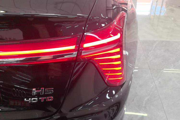 Used Hongqi H5 2024 2.0T Automatic Smart Connect Flagship Edition
