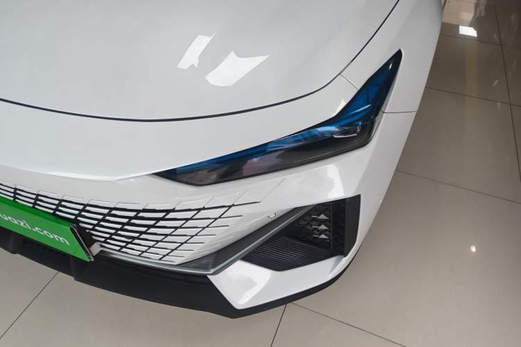 Used Changan UNI-V 2023 1.5T Prestige Model