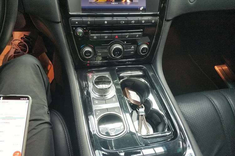 Used Jaguar XJ 2016 XJL 3.0 SC Four-Wheel Drive Panoramic Business Edition