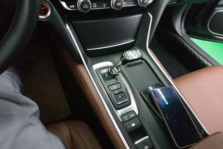 Used Honda Inspire 2022 Lingpai Hybrid 2.0L Pure Elegant Edition
