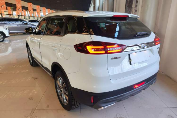 Used Geely Auto Emgrand X7 Sport 2020 1.8TD DCT Two-Wheel Drive Smart Connect 4G-Enabled Version
