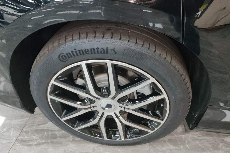 Used Denza Z9 2024 1100 km Four-Wheel Drive Max Version