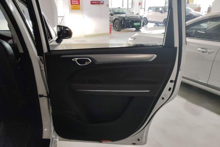 Used GAC Trumpchi M6 2021 PRO 270T DCT Luxury Edition
