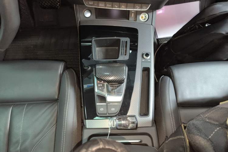 Used Audi Q5L 2022 40T Luxury Dynamic Model
