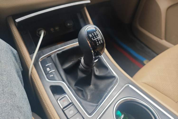 Used Baojun 730 2017 1.5T Manual Prestige Version 7 Seats
