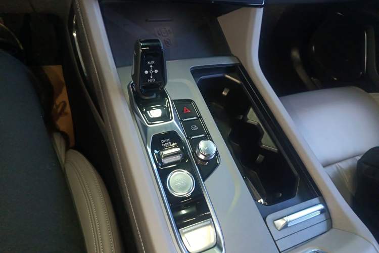 Used Lynk & Co 09 EM-P 2023 2.0TD EM-P Long-Range Version PM 7-Seater