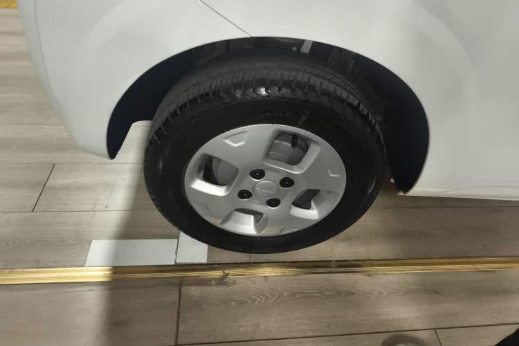 Used Roewe Clever 2021 302 km New Four-Seater Super-Efficient Version
