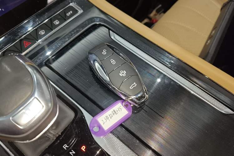 Used Hongqi H5 2023 1.5T DCT Smart Connect Flagship Edition
