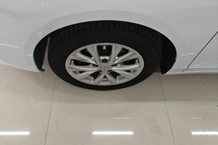 Used Roewe i5 2020 1.5L Manual 4G Connect Luxury Edition
