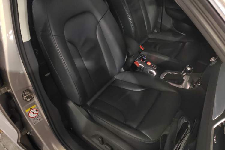 Used Audi Q3 2015 35 TFSI Comfort Model
