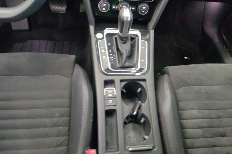 Used Volkswagen Magotan 2018 330TSI DSG Luxury Model
