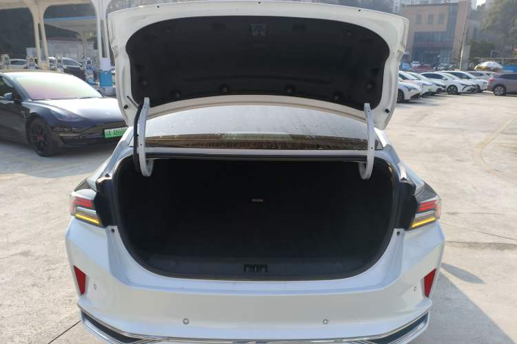 Used Dongfeng Aeolus Yixuan MAX 2023 1.5T Super-Powered Dad Edition