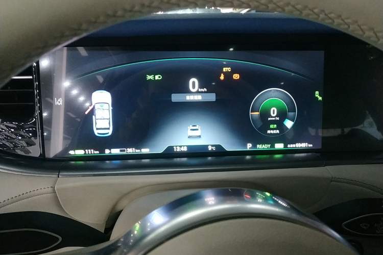 Used VOYAH FREE 2021 Four-Wheel Drive Standard Range-Extended Exclusive Luxury Package
