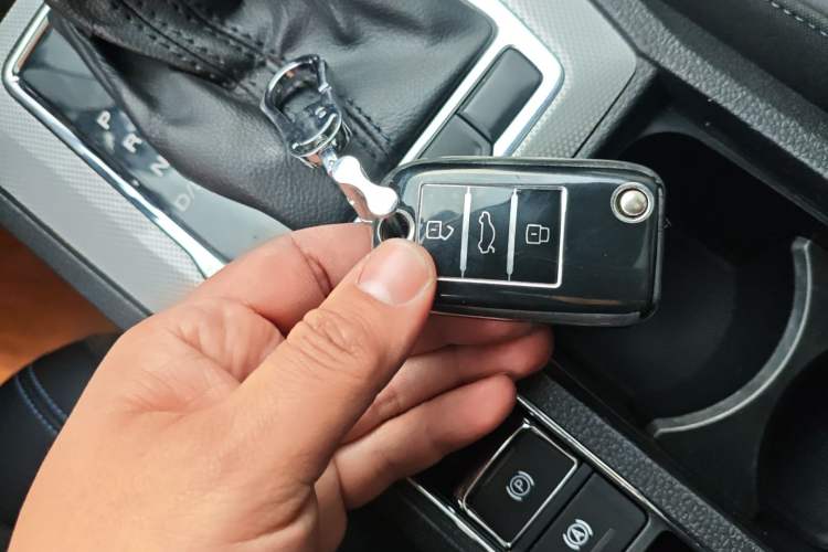 Used Roewe RX5 2020 20T Automatic 4G Connected Million Edition
