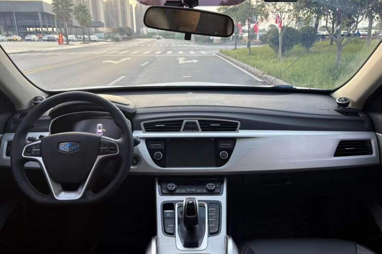 Used Geely Auto Emgrand X7 Sport 2020 1.8TD DCT Two-Wheel Drive Smart Connect 4G-Enabled Version
