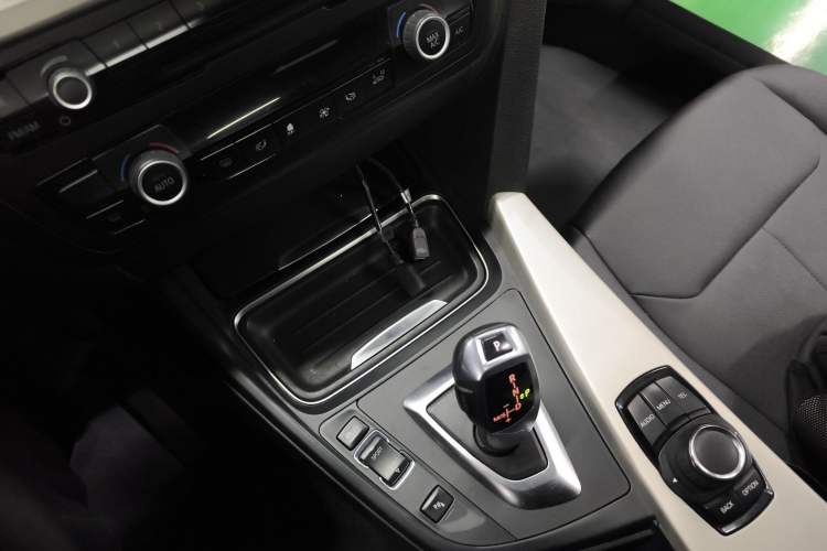 Used BMW 3 Series 2015 320Li Luxury Edition Fashion Model
