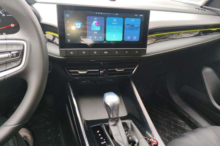 Used Roewe i5 2021 1.5L CVT Platinum Edition