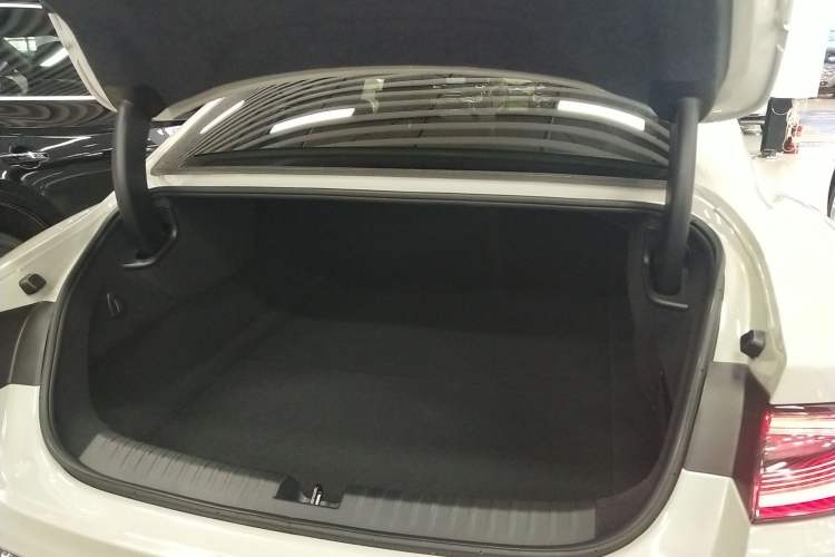 Used  SU7 2024 Rear-Drive Long-Range Intelligent Driving Version
