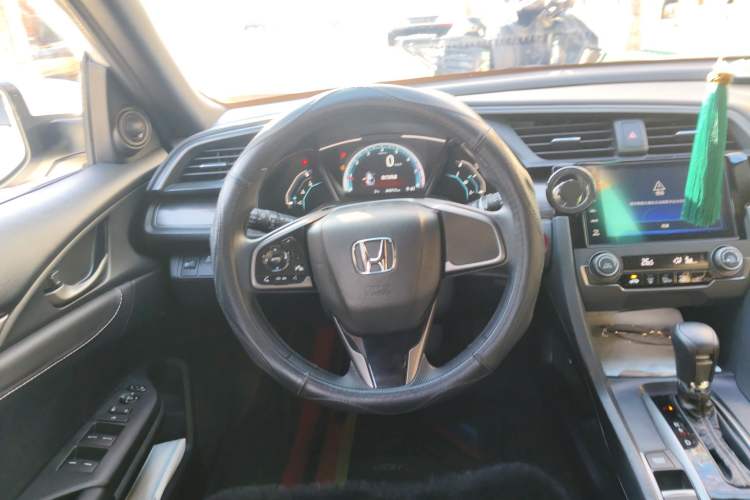 Used Honda Civic 2021 HATCHBACK 220TURBO CVT New Trendsetter
