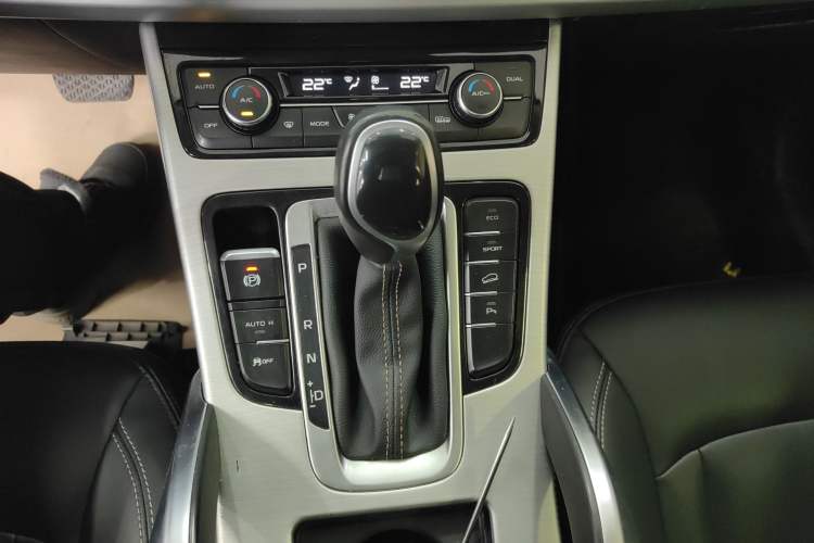 Used Geely Auto Emgrand X7 Sport 2016 1.8TD Automatic Smart Connectivity Version
