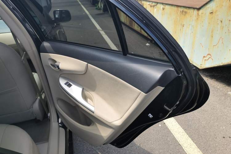 Used Toyota Corolla 2013 Special Edition 1.6L Automatic Cool GL Model
