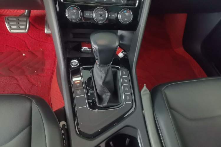 Used Volkswagen Tiguan L 2021 330TSI Automatic Two-Wheel Drive R-Line Enhanced Edition
