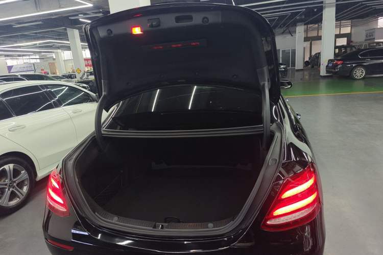 Used Mercedes-Benz E-Class 2020 E 260 L
