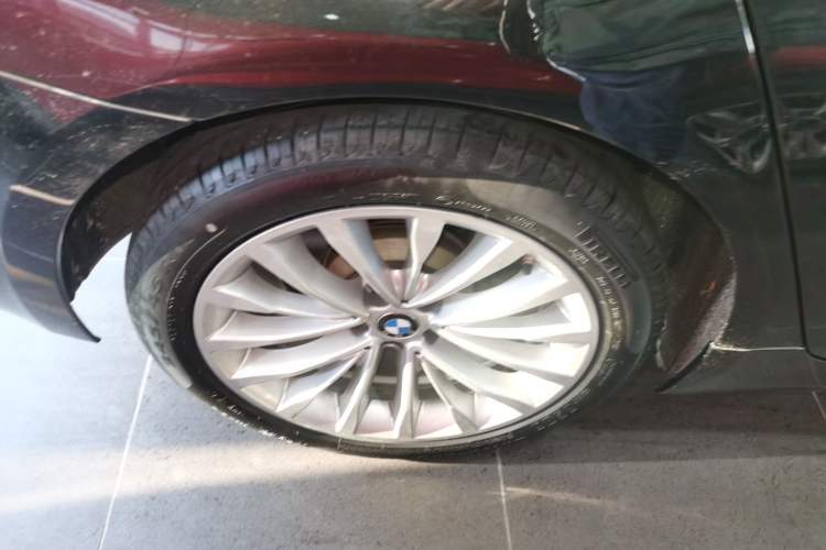 Used BMW 5 Series 2019 Facelifted 525Li Luxury Package
