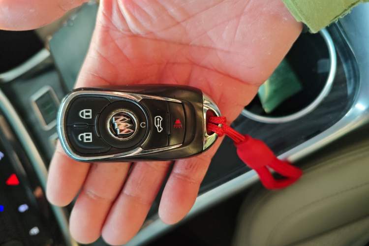 Used Buick GL8 2022 ES Landtrek 653T Comfort Edition
