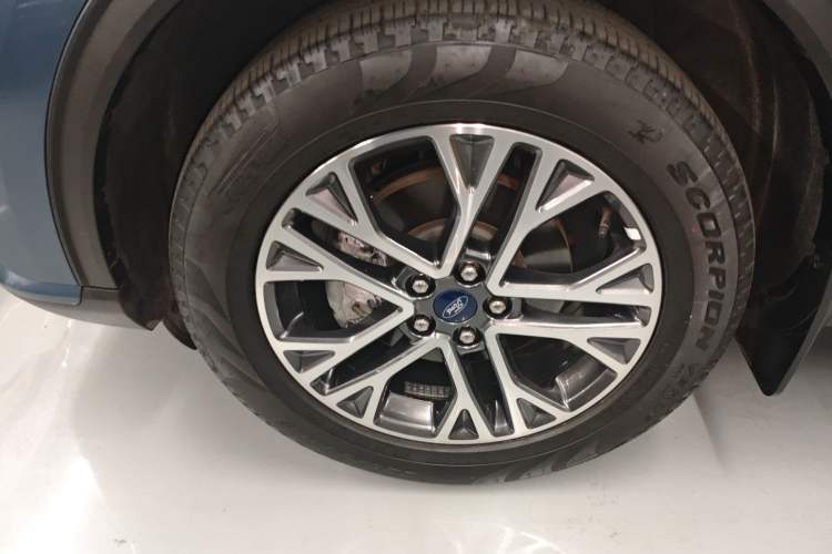 Used Ford Escape 2020 EcoBoost 245 Two-Wheel-Drive Titanium Edition
