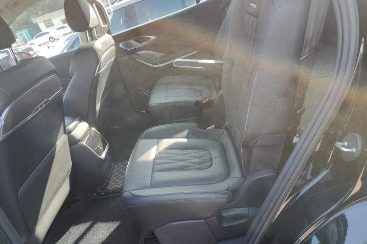 Used Hongqi HS7 PHEV 2024 2.0T PHEV Four-Wheel Drive Flagship Edition 6 Seats
