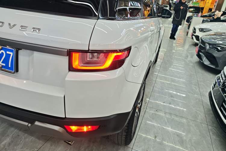 Used Land Rover Range Rover Evoque 2018 240 PS SE Smart Brilliance Edition
