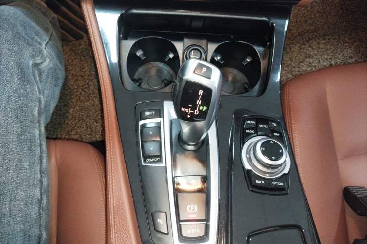 Used BMW 5 Series 2014 520Li Elegant Model
