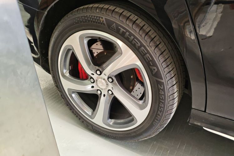 Used Mercedes-Benz E-Class 2019 E 300 L Sporty and Stylish Model